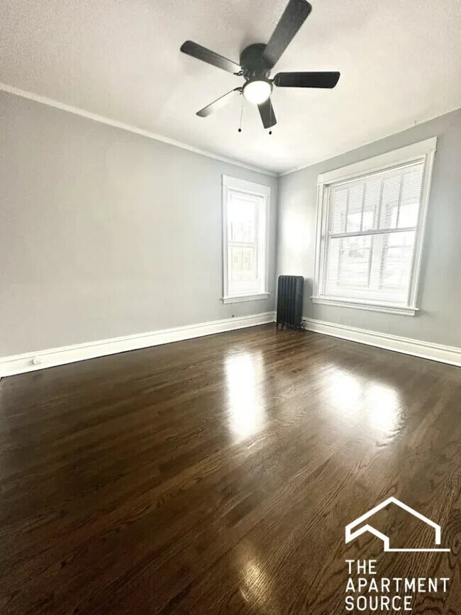 Building Photo - 1214 W Rosemont Ave