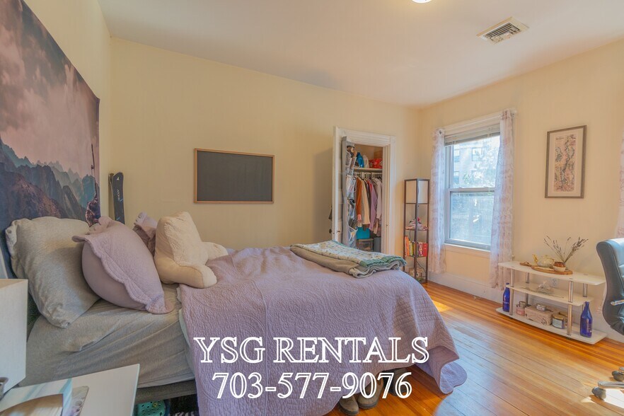 Building Photo - 102 Cypress St