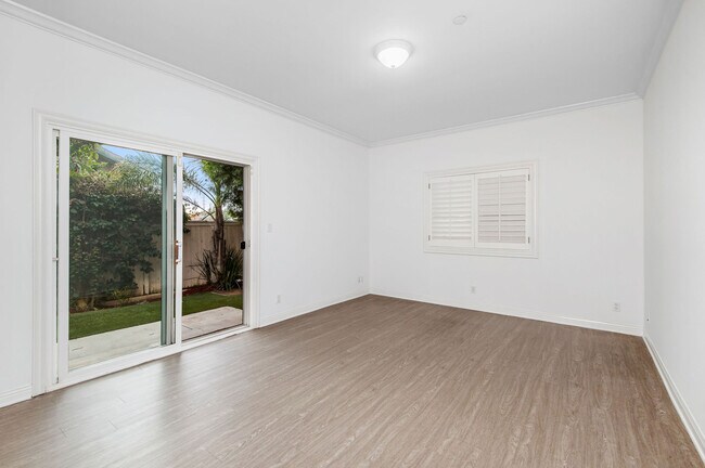 Building Photo - 1720 Carlson Ln