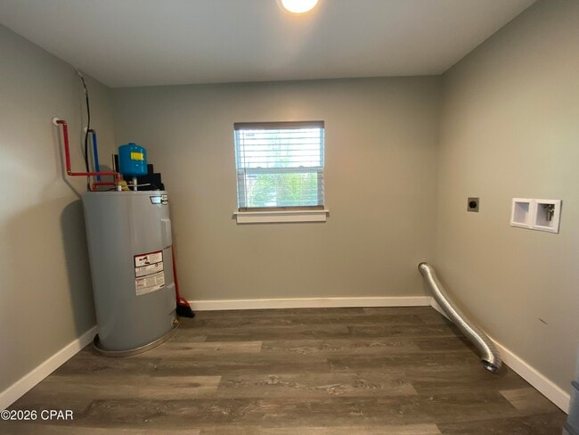 Building Photo - 1606 Clay Ave