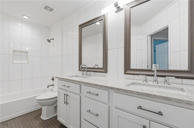 Building Photo - 100 Cabots Cove Ct