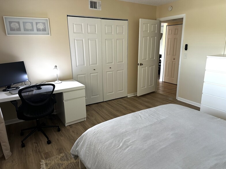 Building Photo - 200 S Banana River Blvd