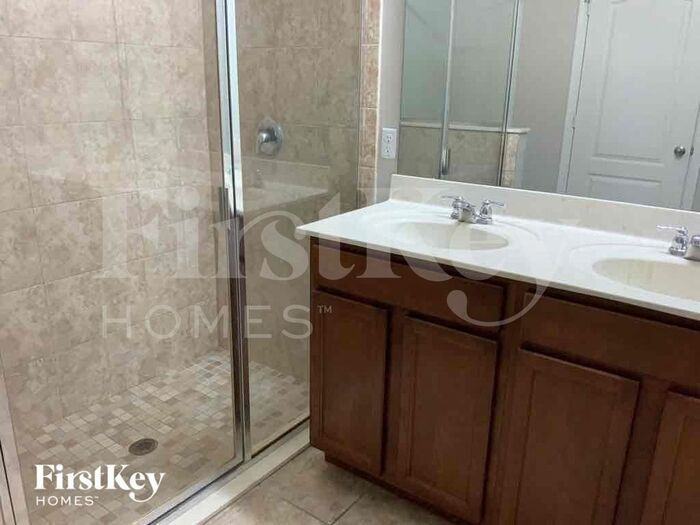 Building Photo - 1746 Sereno Dr