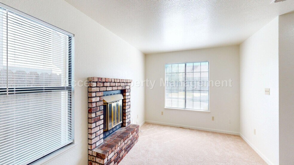 Building Photo - 1535 Springville Way