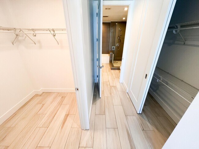 Building Photo - 1 S Palmway