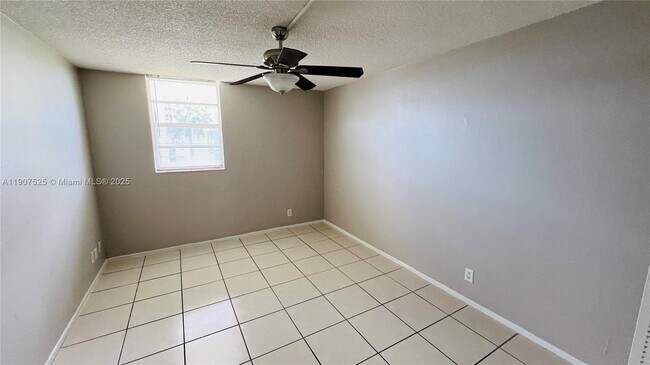 Building Photo - 801 NW 47th Ave