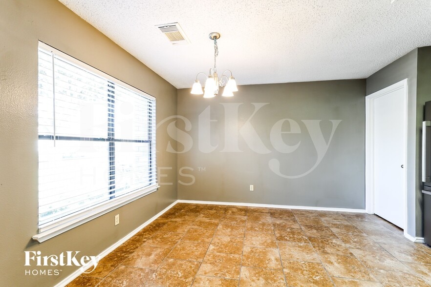 Building Photo - 6907 Saharastone Dr