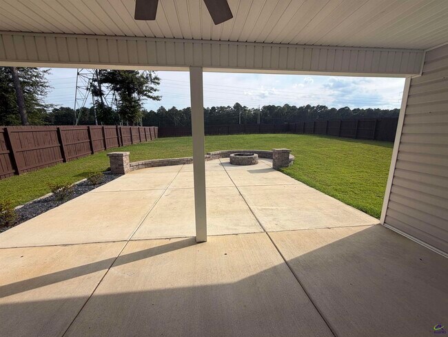 Building Photo - 521 Edgarton Way