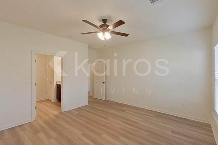 Building Photo - 123 Salvat Dr