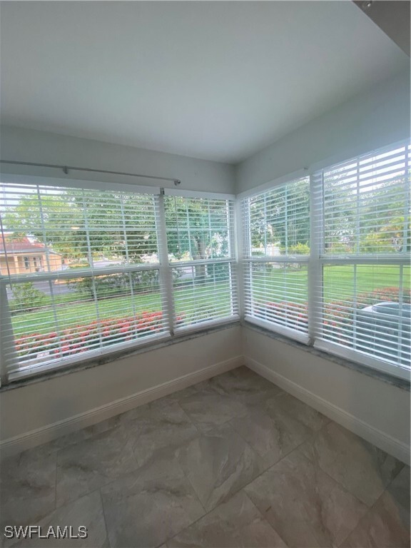 Building Photo - 7035 Cedarhurst Dr