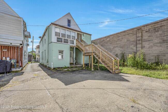 Primary Photo - 7 Plum Pl