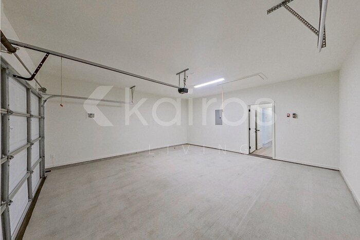 Building Photo - 105 Salvat Dr