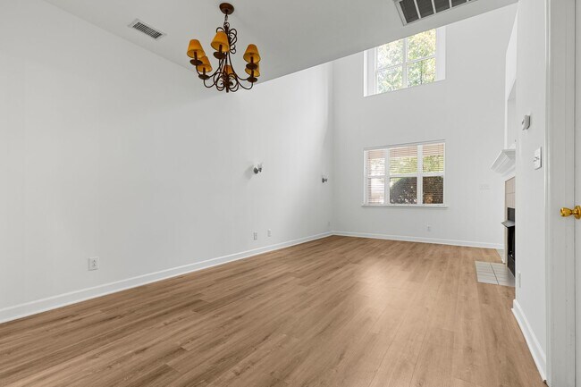 Building Photo - Move-In Ready 3-Bed Home in Villages at Ha...