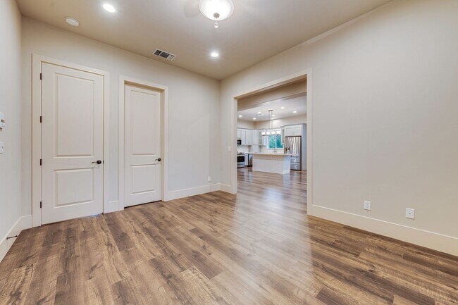 Building Photo - Utilities Included! Luxury Single-Story Ho...