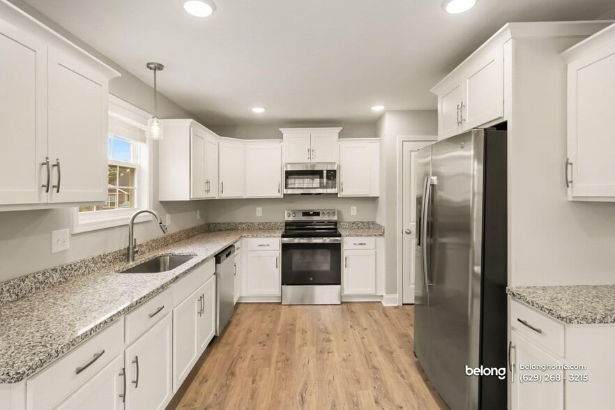 Building Photo - 750 Banister Dr