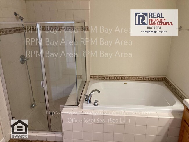 Building Photo - December Rent Special: 2 Bedroom 2.5 Bathr...