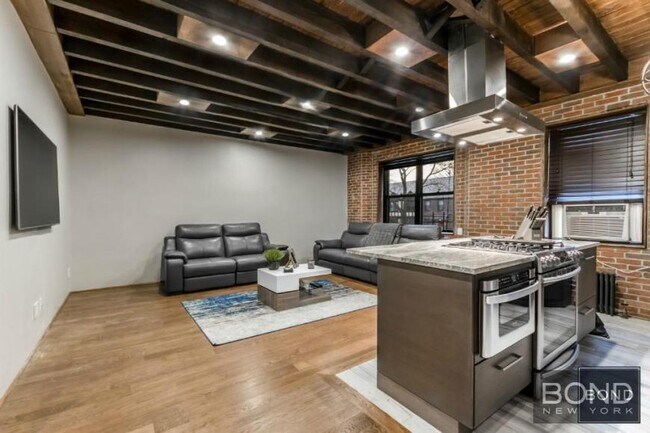 Building Photo - 2 bedroom in EAST ELMHURST NY 11370