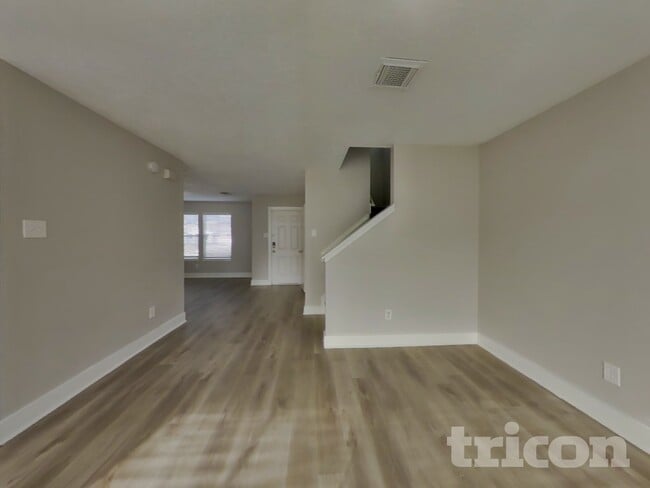 Building Photo - 21899 Pinewilde Ct