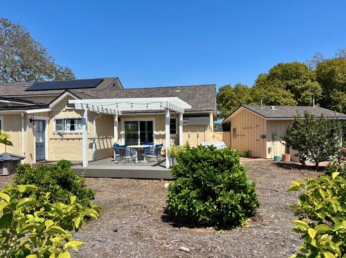 Building Photo - 880 Cambridge Dr
