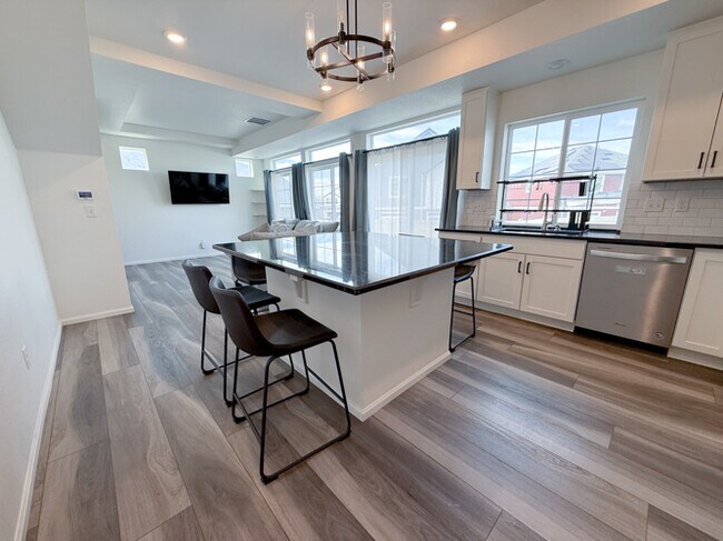 Building Photo - 4441 N Quatar Ct