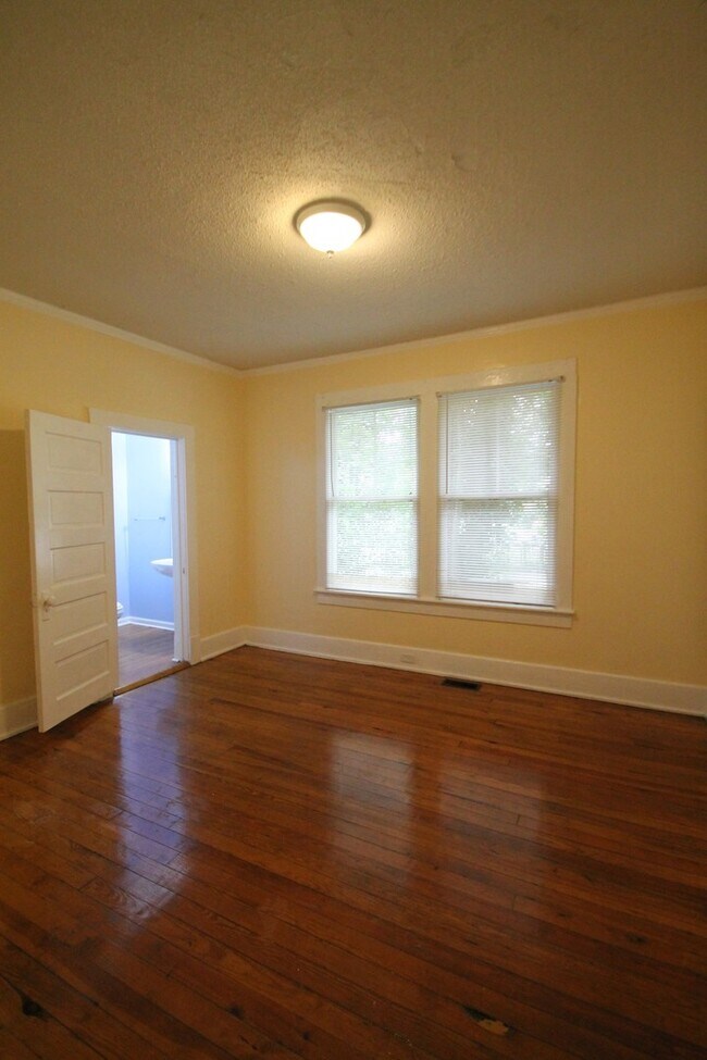 Building Photo - 338 Ebenezer Ave