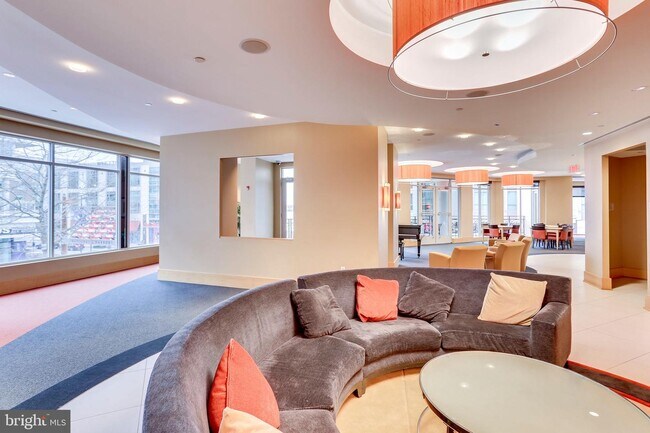 Building Photo - 155 Potomac Passage