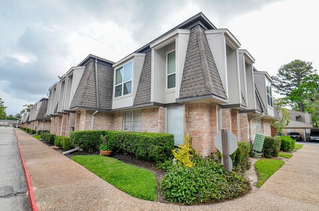 Building Photo - 12633 Memorial Dr