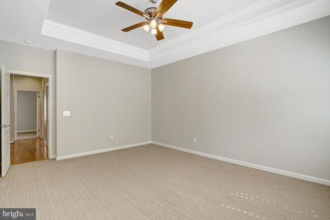 Building Photo - 6927 Rolling Creek Way