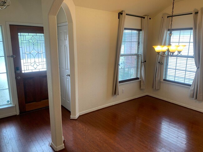 Building Photo - *COMING SOON* Stylish Living in Helotes – 3BR Home with Pool & Park Access!