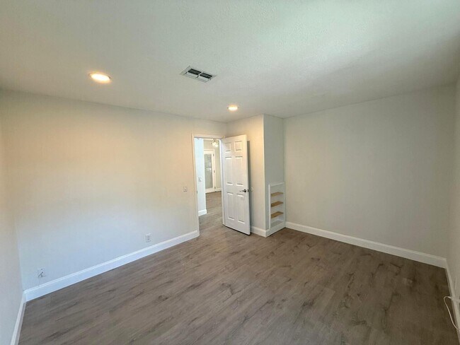 Building Photo - 14526 Paradise Trail