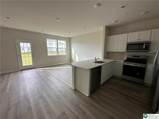 Building Photo - 1264 Susan Cir