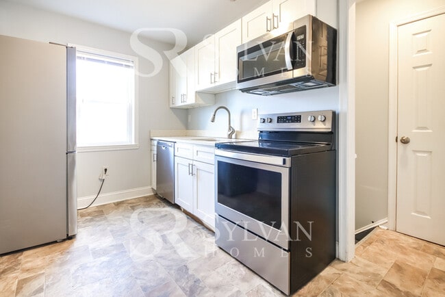 Building Photo - Gorgeous updated 3BR Home in Dundalk!