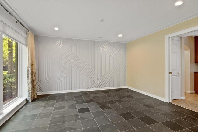 Building Photo - 101 Graybridge Rd