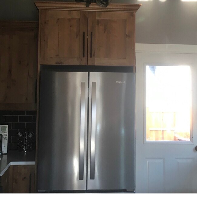 Building Photo - 2728 NE Black Oak Pl