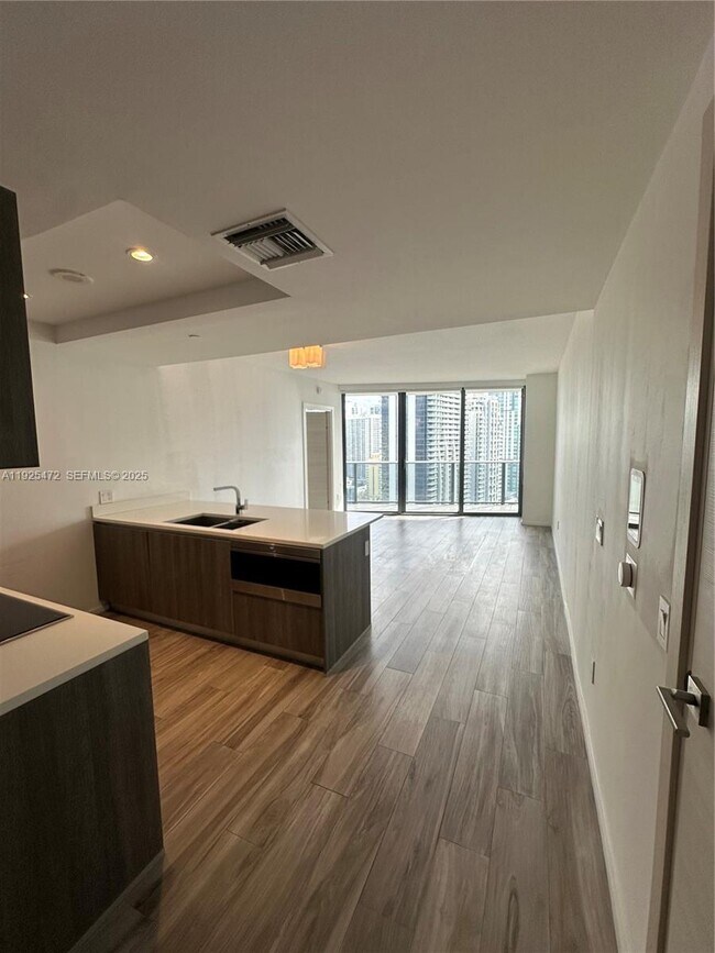 Building Photo - 801 S Miami Ave