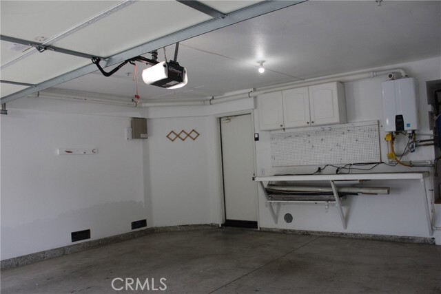 Building Photo - 563 E City Ct