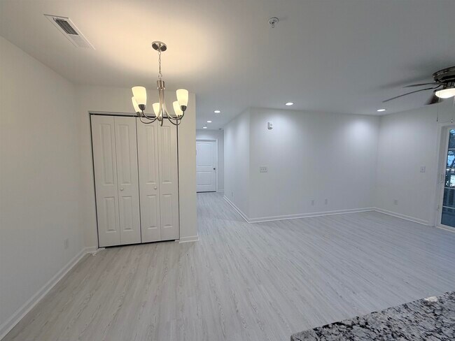 Building Photo - 179 Charter Dr