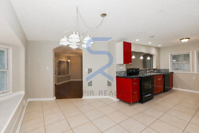 Building Photo - 2018 Pryor Rd SW