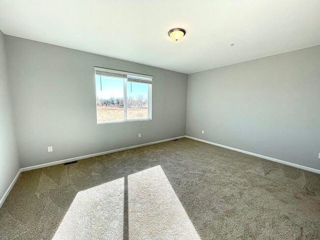 Building Photo - Incredible 3 bed/2 bath home in Fort Collins!