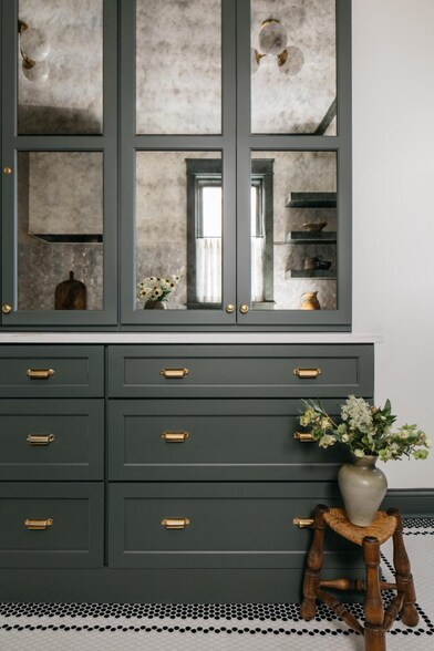 Building Photo - 1040 W Roscoe St