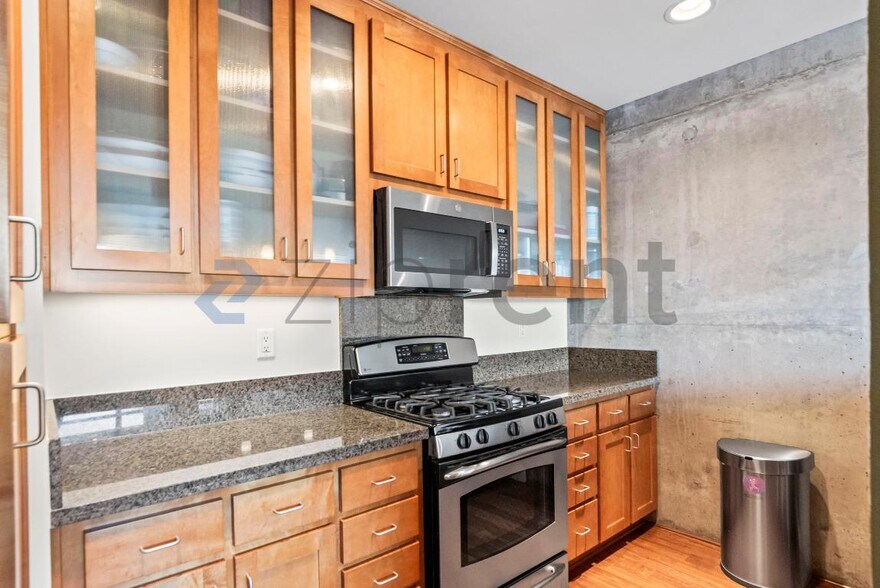 Building Photo - Unit 639