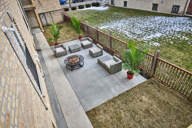 Building Photo - 5709 W Seminole St