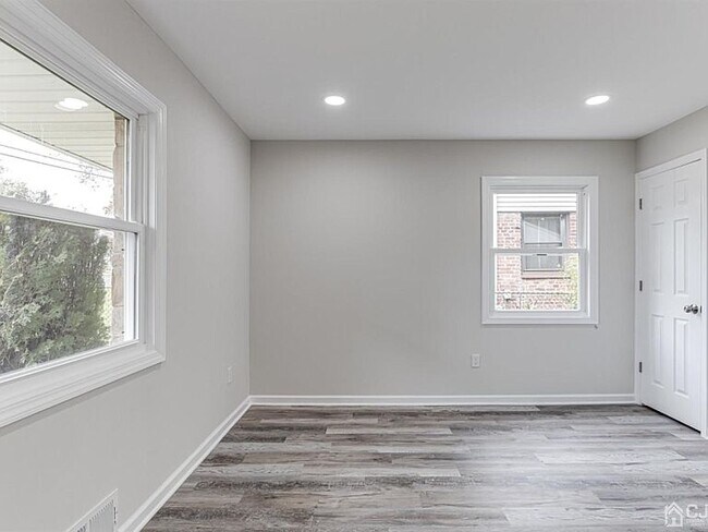 Building Photo - 19 Melville Rd