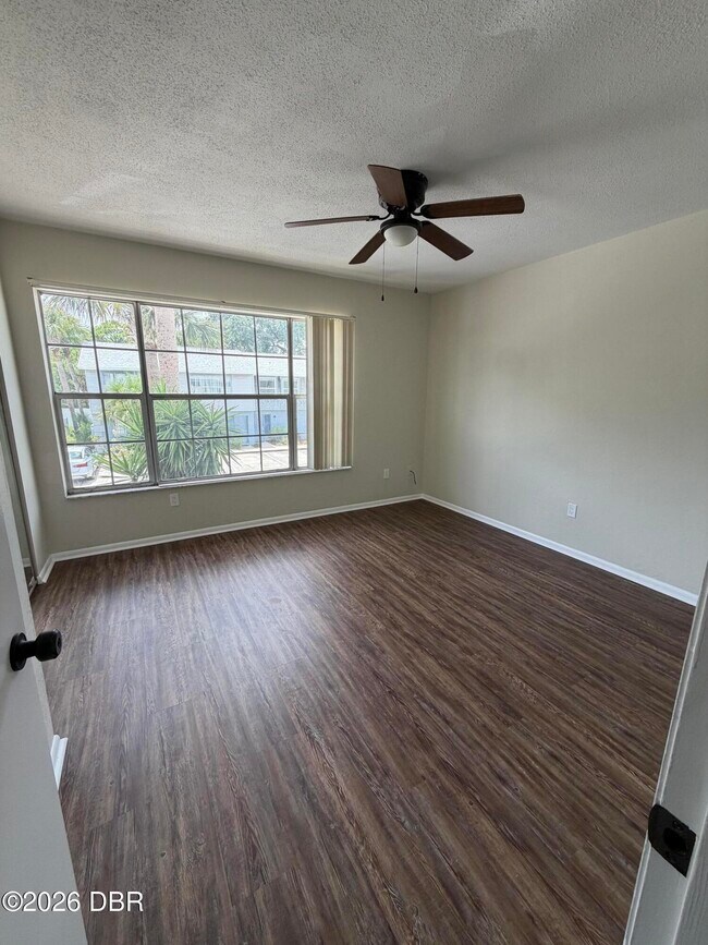 Building Photo - 175 Yorktowne Dr