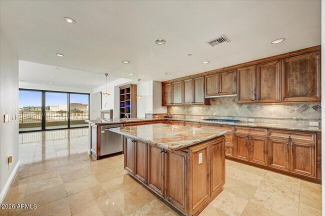 Building Photo - 7181 E Camelback Rd