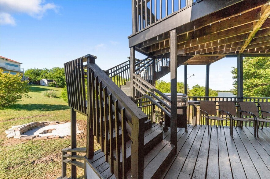 Building Photo - 4012 Tennis Club Rd