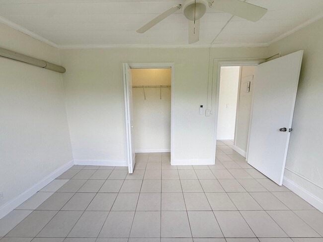 Building Photo - 1409 W 33rd St