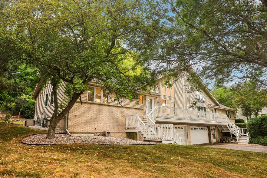 Building Photo - 11108 W Forest Home Ave