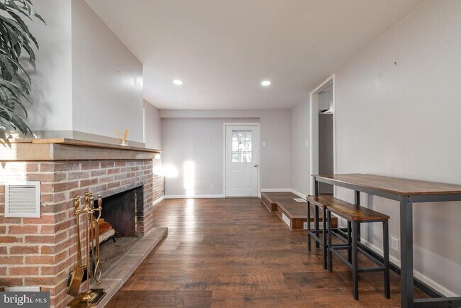 Building Photo - 11419 Greenberry Rd