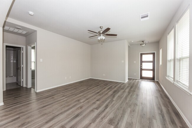 Building Photo - 15211 Stuart Bat Cave Ln